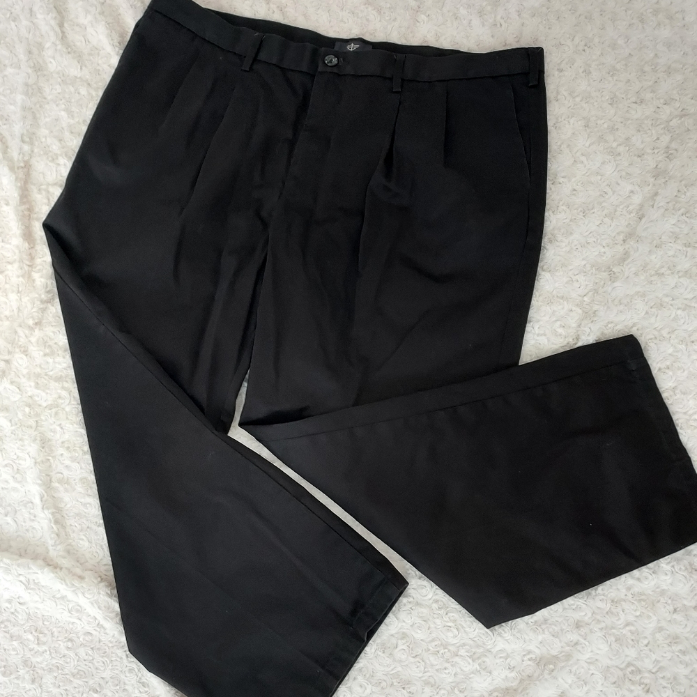 Black Dockers Signature Khakis Classic Fit 42x30 Casual Office Church Normcore